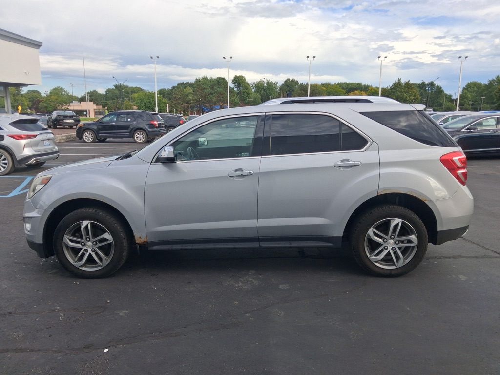 Photo 2 of this CHEVROLET EQUINOX