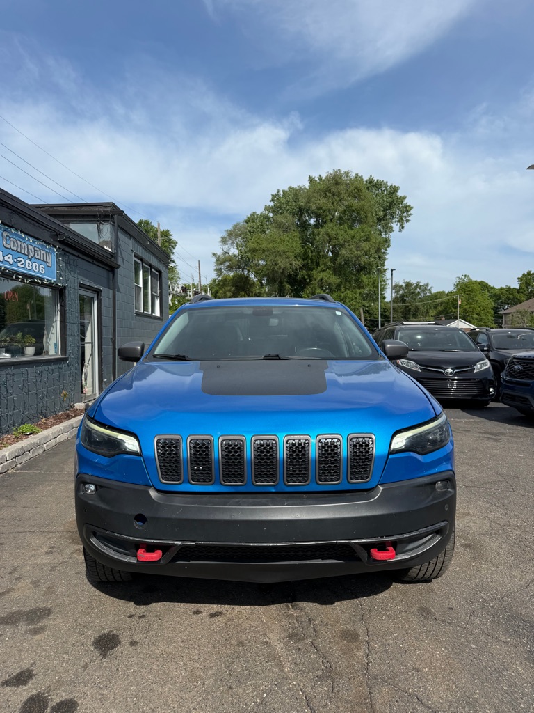 Photo 8 of this JEEP CHEROKEE