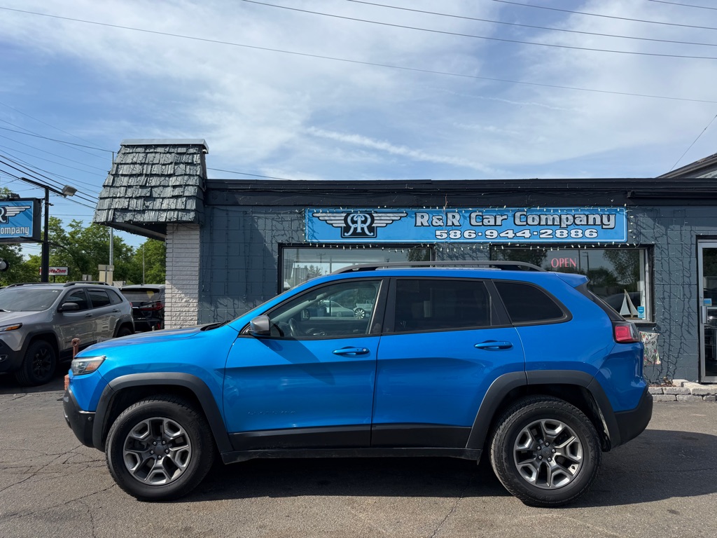 Photo 2 of this JEEP CHEROKEE