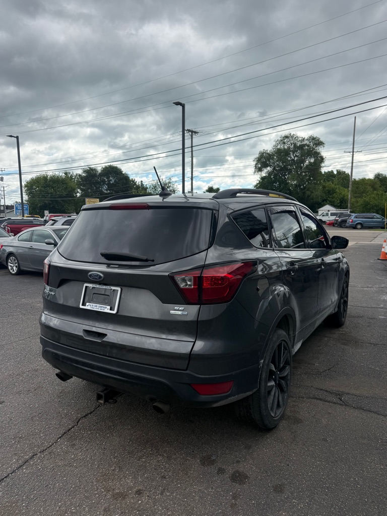 Photo 5 of this FORD ESCAPE
