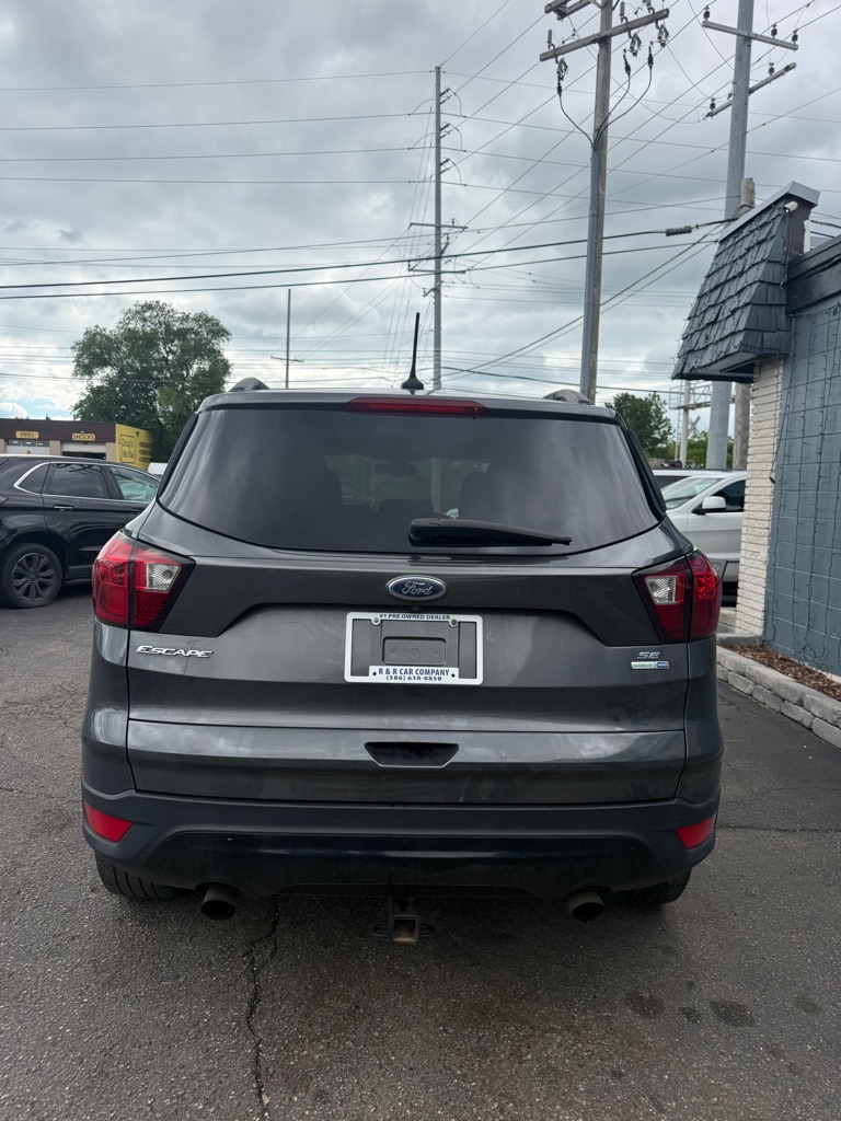 Photo 4 of this FORD ESCAPE