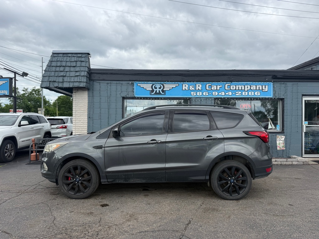 Photo 2 of this FORD ESCAPE