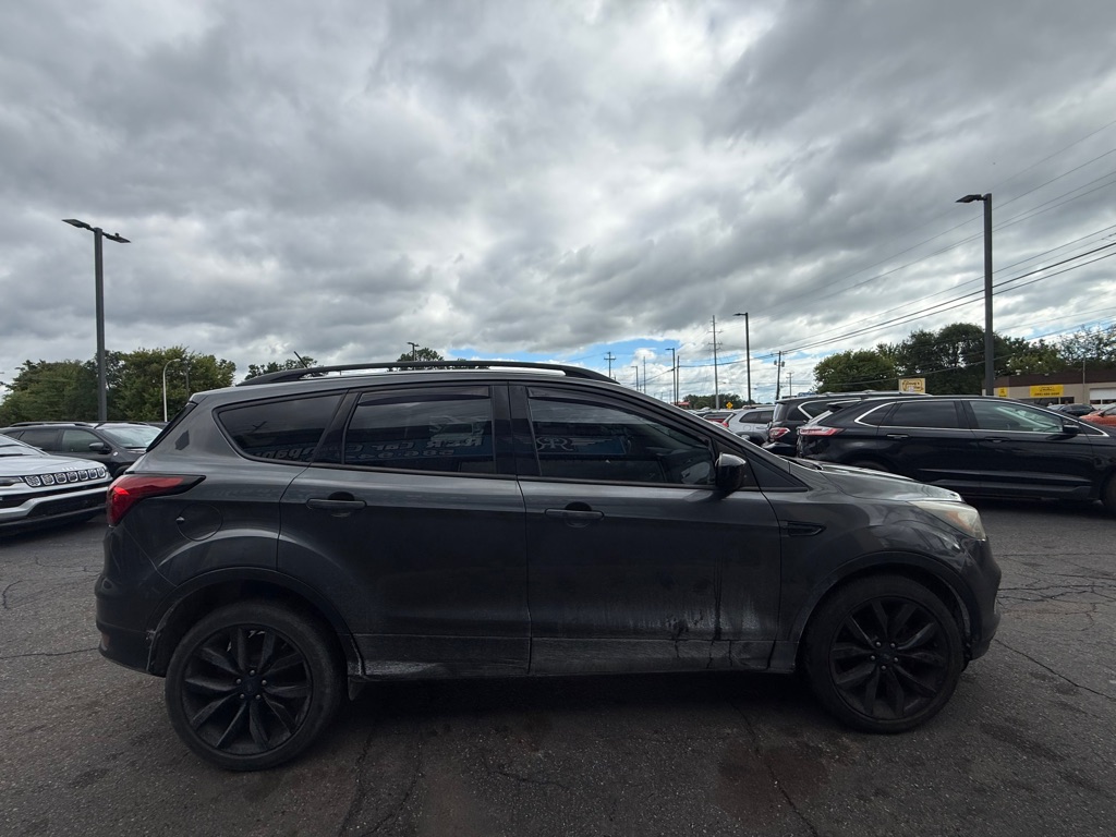 Photo 6 of this FORD ESCAPE