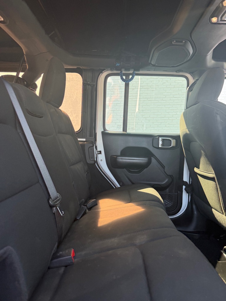 Photo 10 of this JEEP WRANGLER UNLIMI