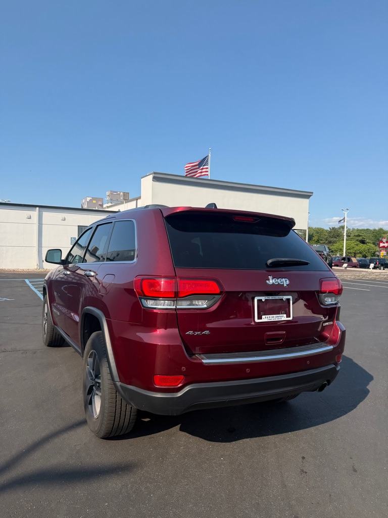 Photo 3 of this JEEP GRAND CHEROKEE