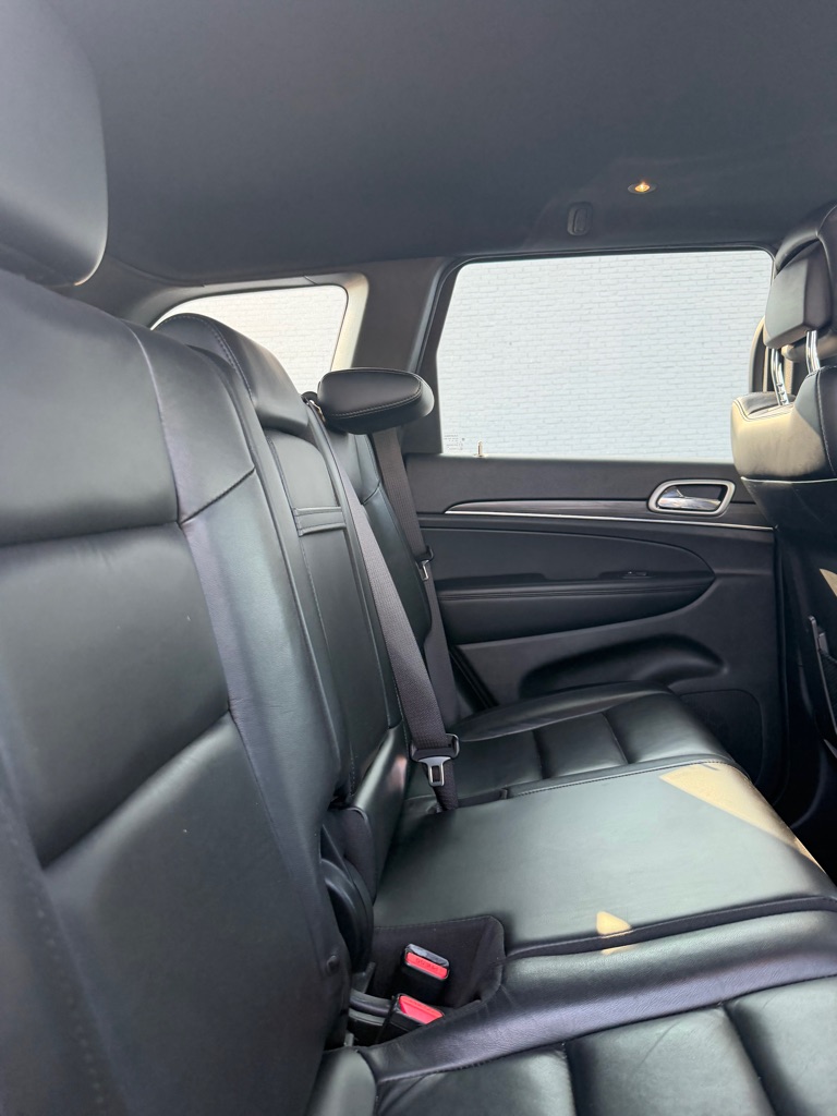Photo 10 of this JEEP GRAND CHEROKEE