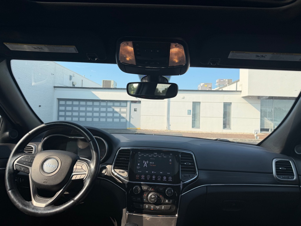 Photo 11 of this JEEP GRAND CHEROKEE