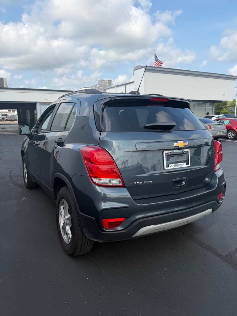 Photo 3 of this CHEVROLET TRAX
