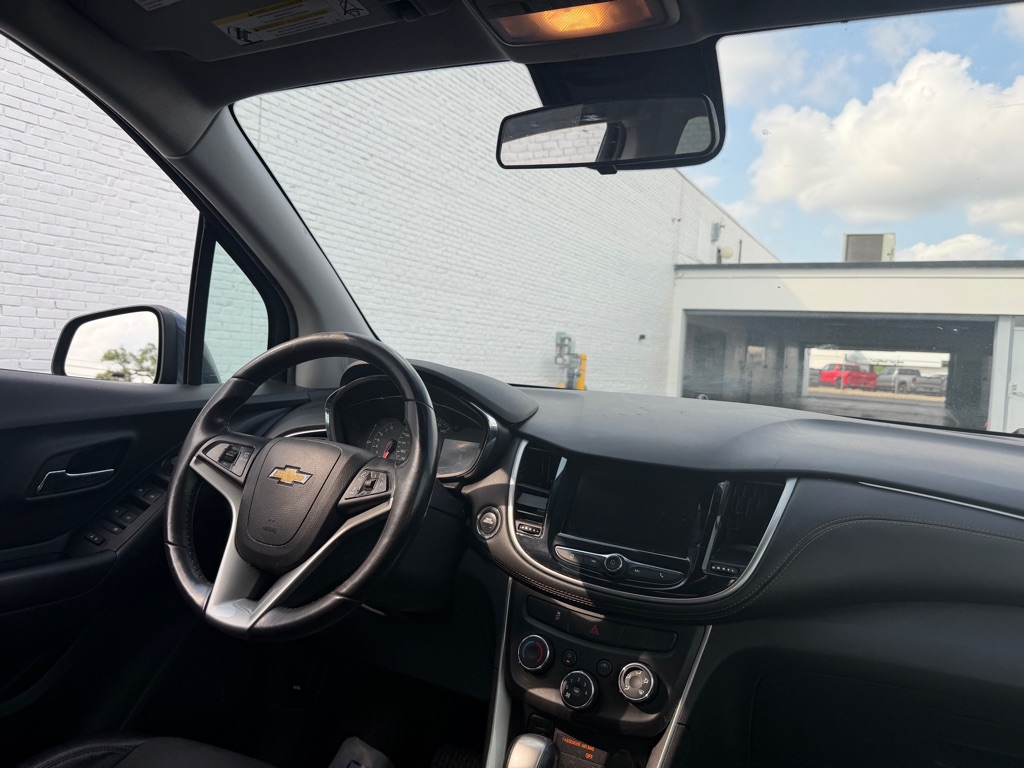 Photo 11 of this CHEVROLET TRAX