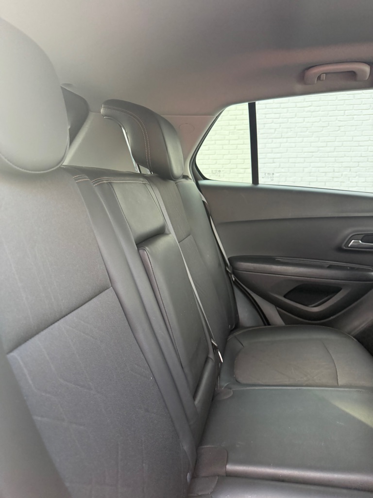 Photo 10 of this CHEVROLET TRAX