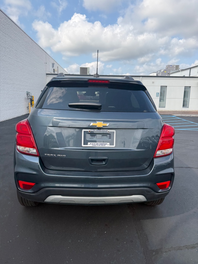 Photo 4 of this CHEVROLET TRAX