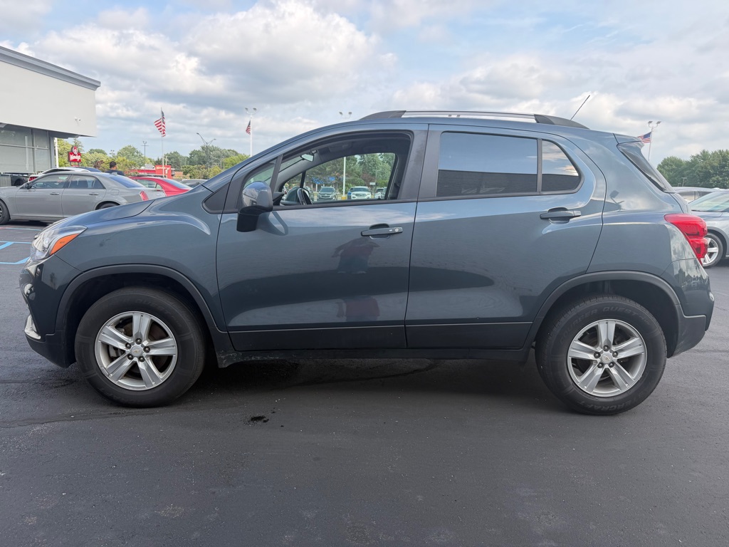 Photo 2 of this CHEVROLET TRAX
