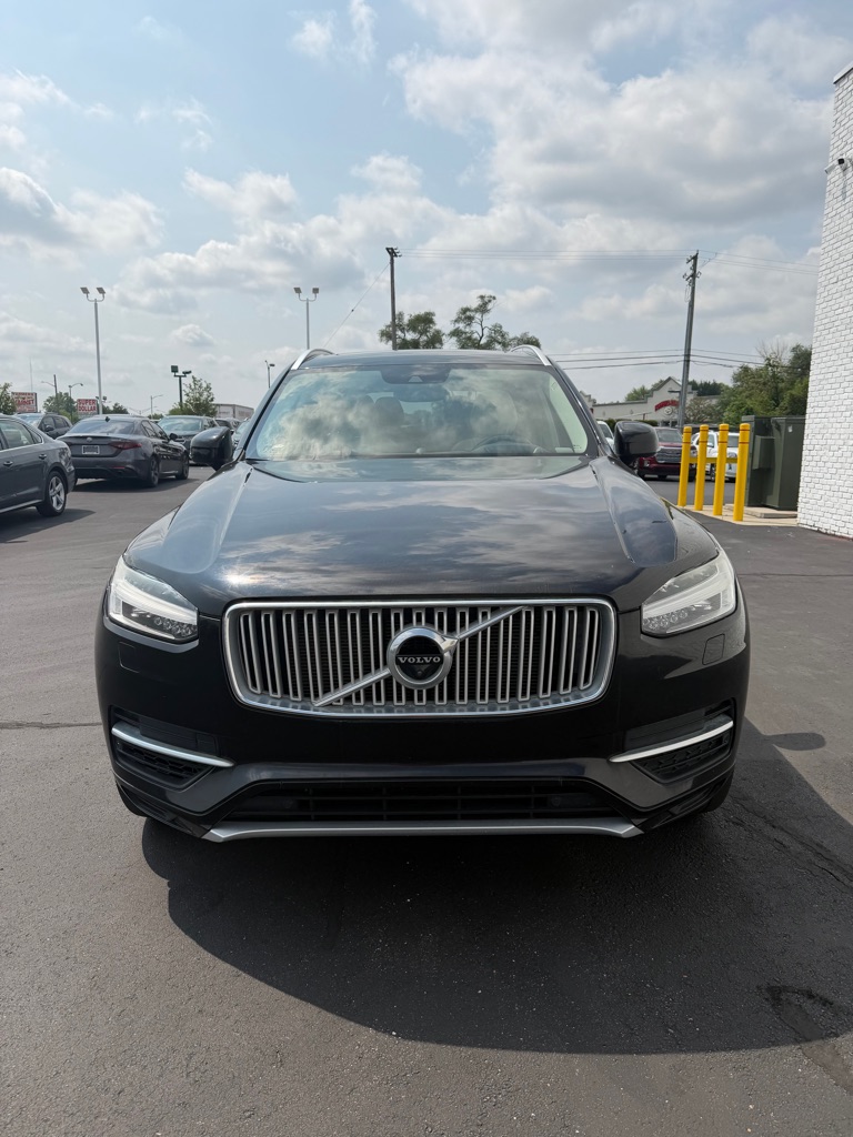 Photo 8 of this VOLVO XC90