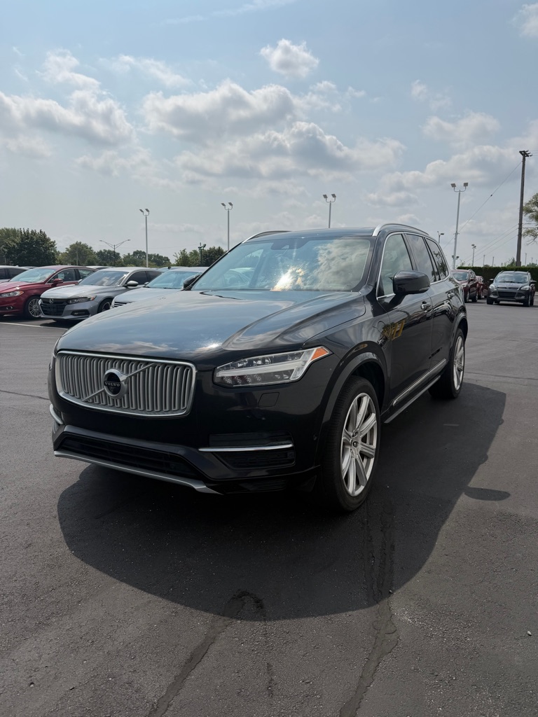 2017 VOLVO XC90