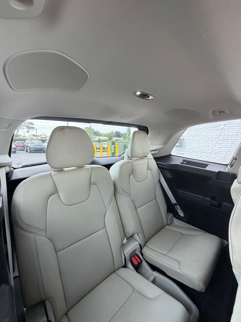 Photo 11 of this VOLVO XC90