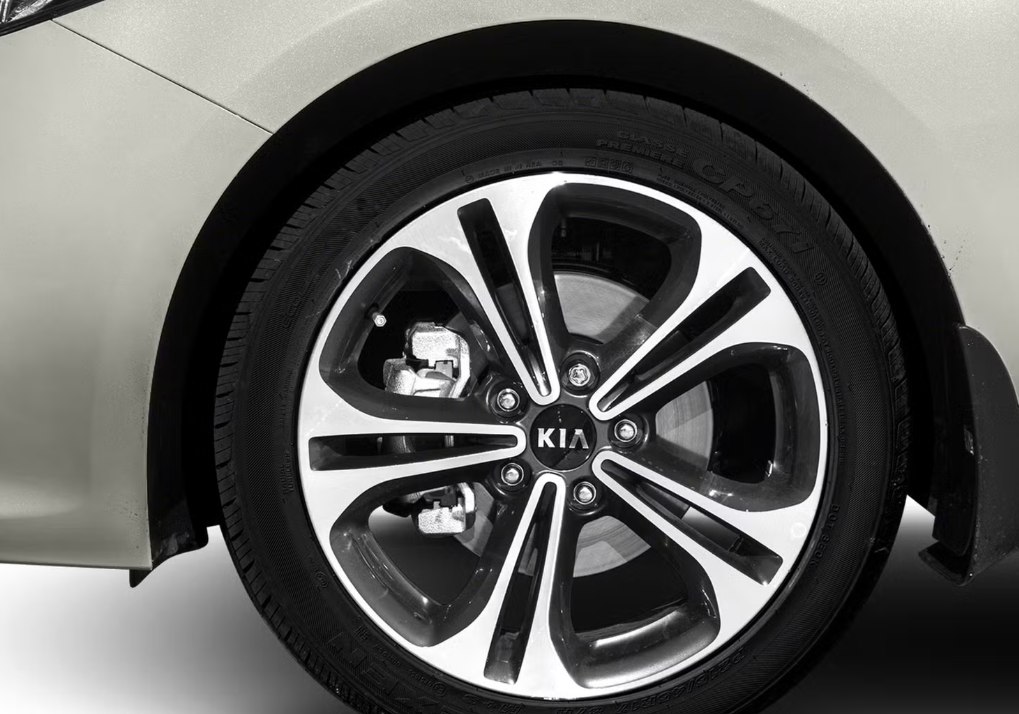 Photo 13 of this KIA FORTE KOUP