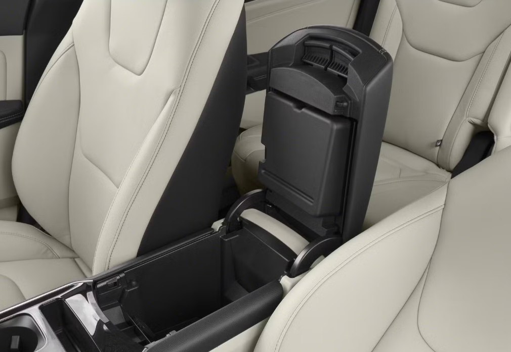Photo 7 of this FORD EDGE