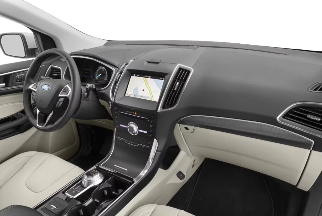 Photo 6 of this FORD EDGE