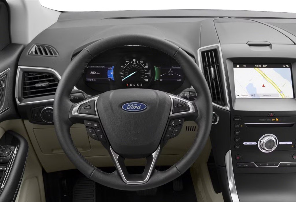 Photo 4 of this FORD EDGE