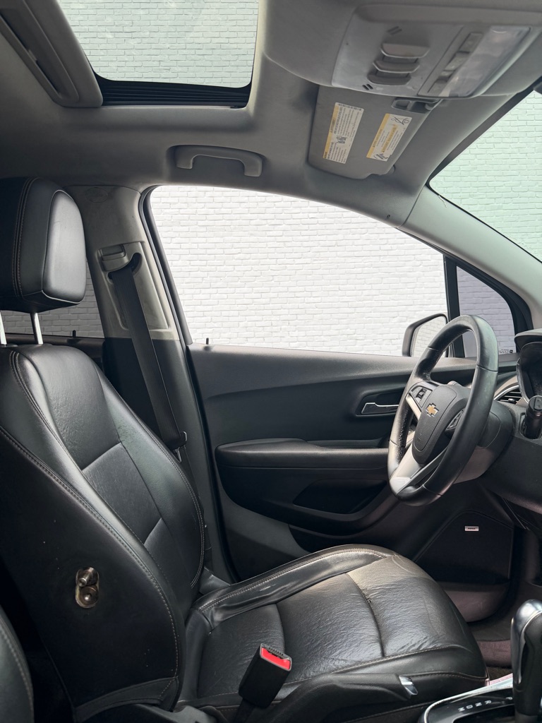 Photo 9 of this CHEVROLET TRAX