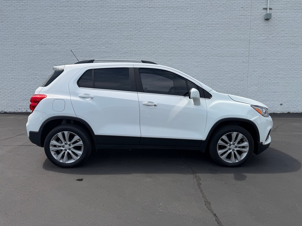 Photo 6 of this CHEVROLET TRAX