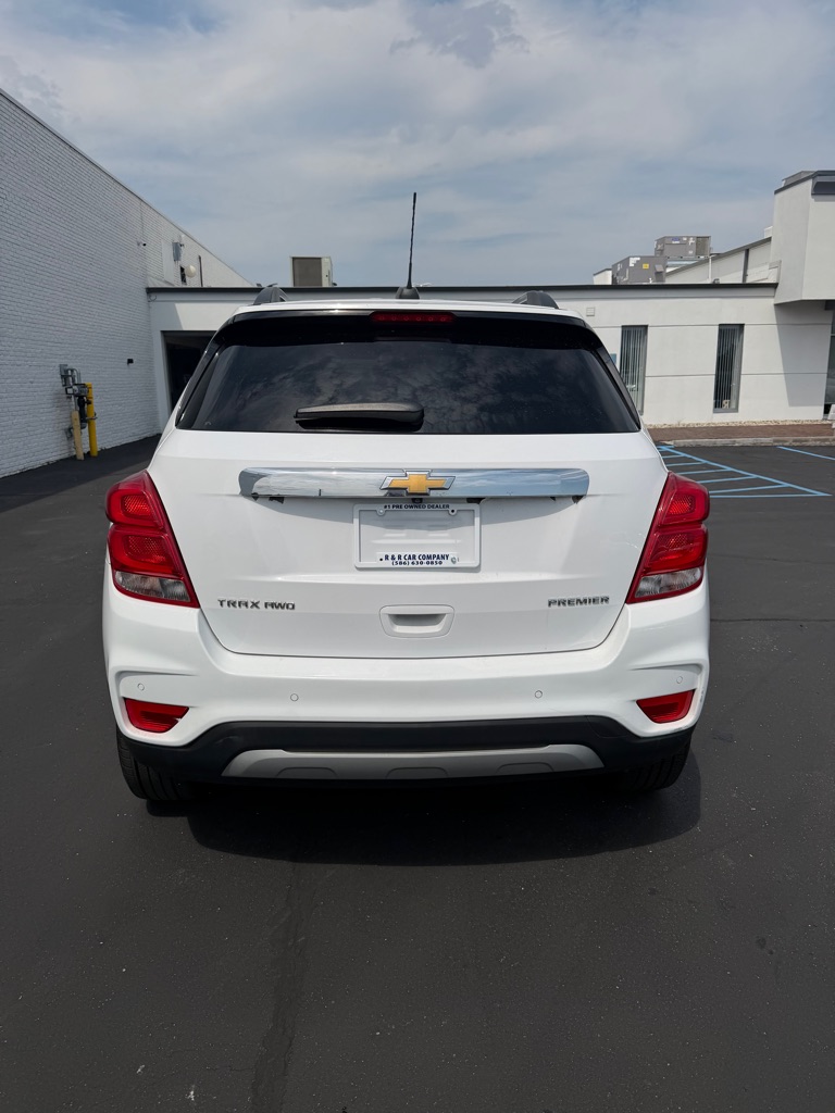 Photo 4 of this CHEVROLET TRAX