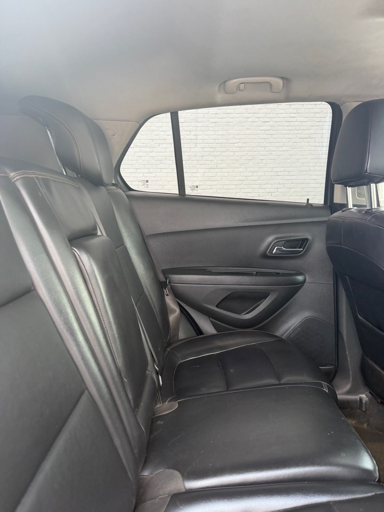 Photo 10 of this CHEVROLET TRAX
