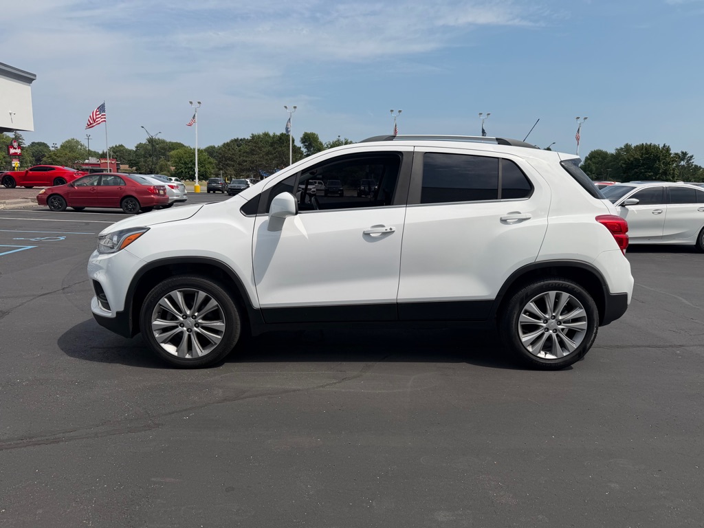 Photo 2 of this CHEVROLET TRAX