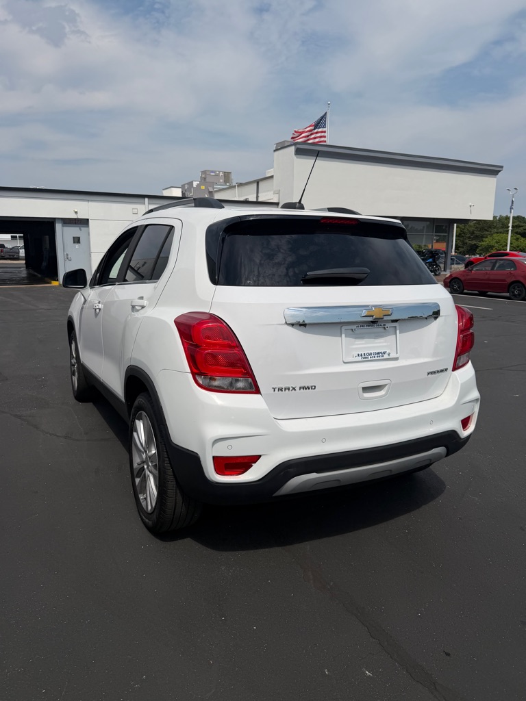 Photo 3 of this CHEVROLET TRAX