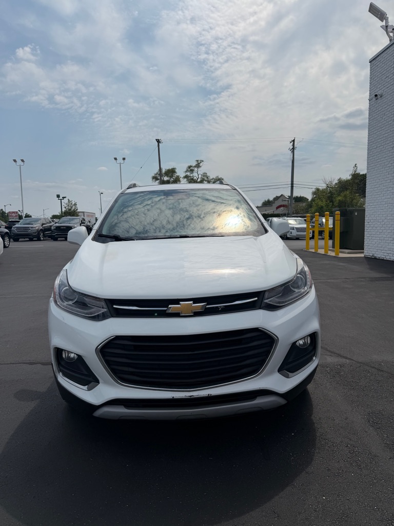 Photo 8 of this CHEVROLET TRAX