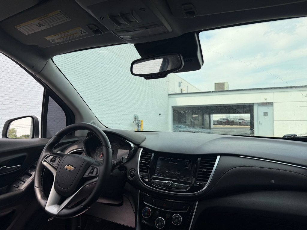 Photo 11 of this CHEVROLET TRAX