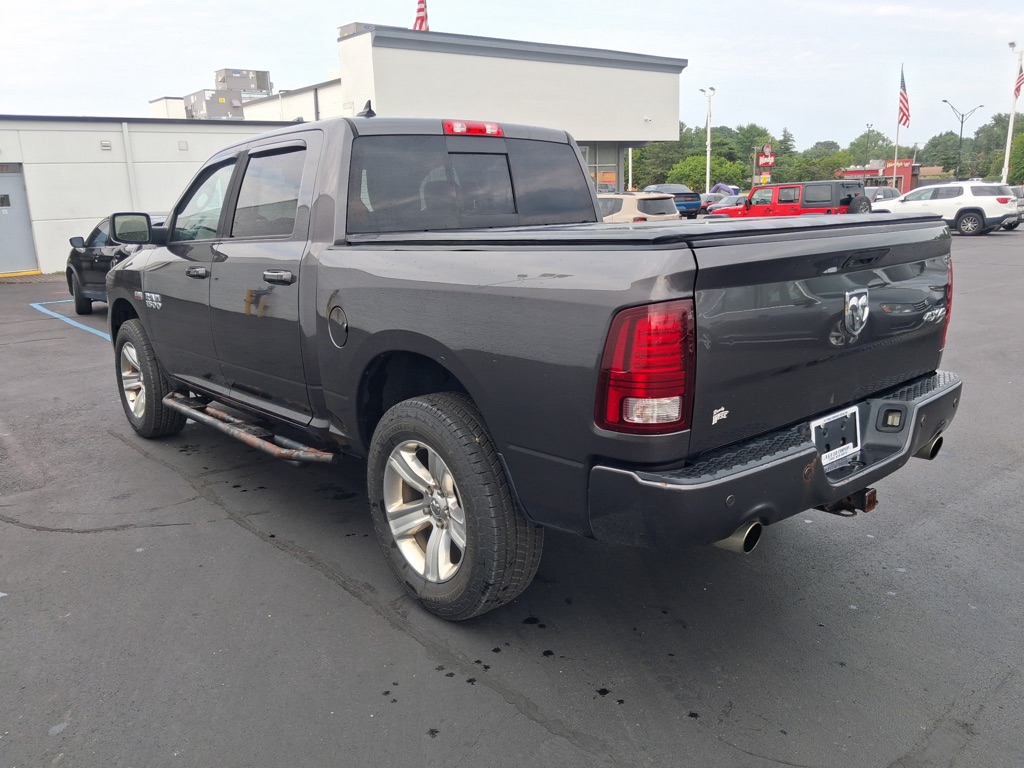Photo 3 of this RAM 1500