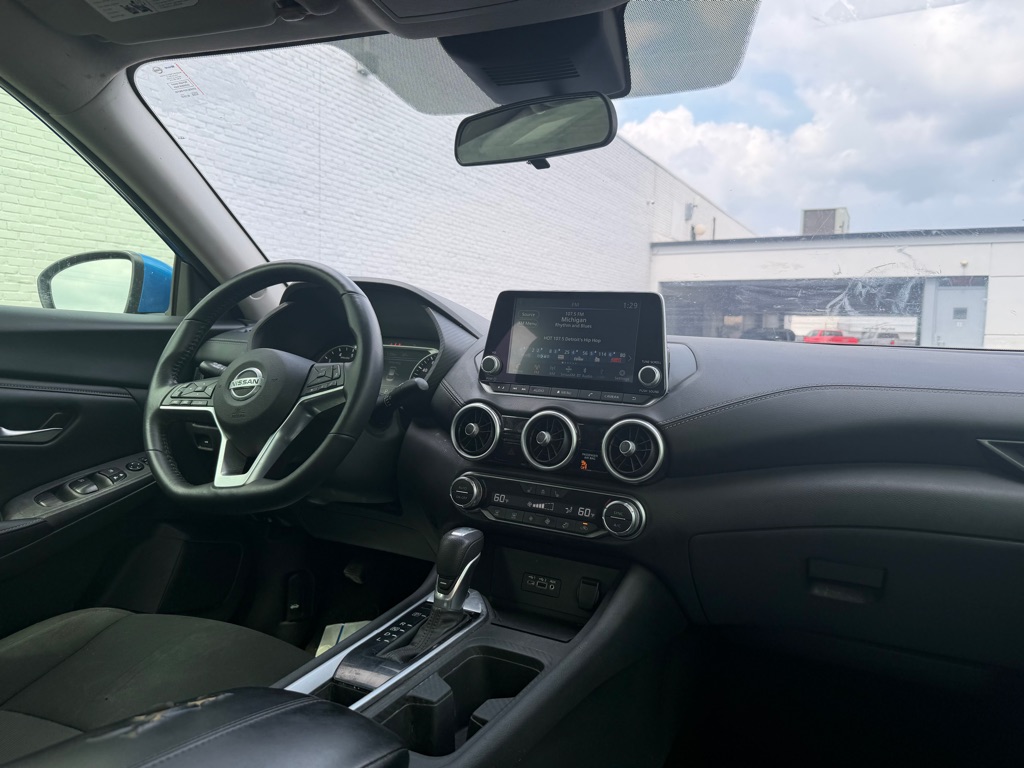 Photo 11 of this NISSAN SENTRA