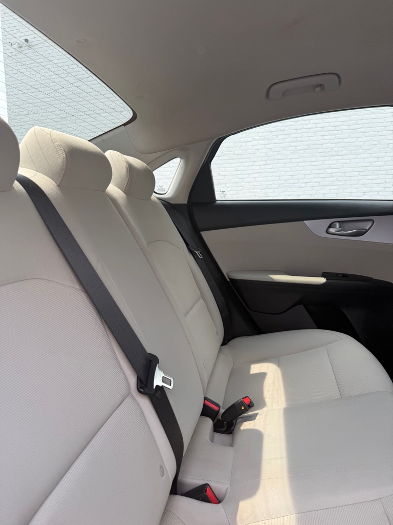 Photo 10 of this KIA FORTE