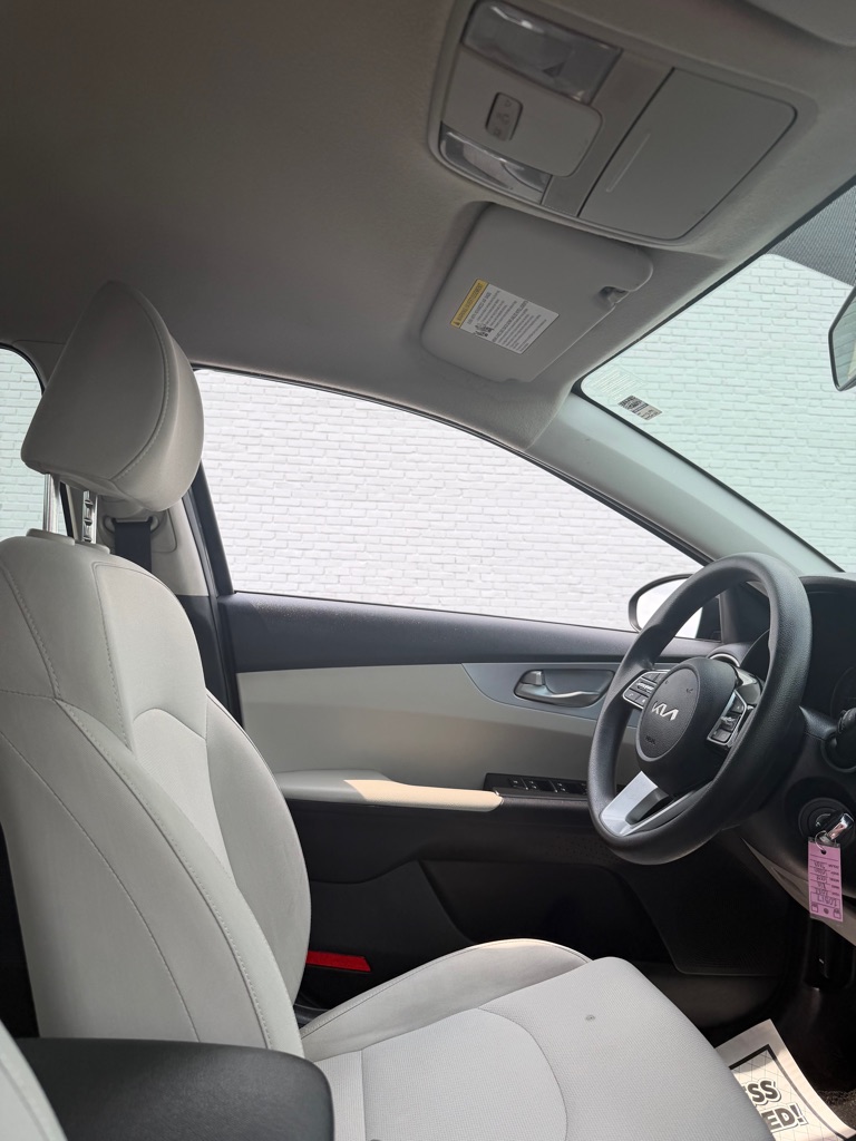 Photo 9 of this KIA FORTE