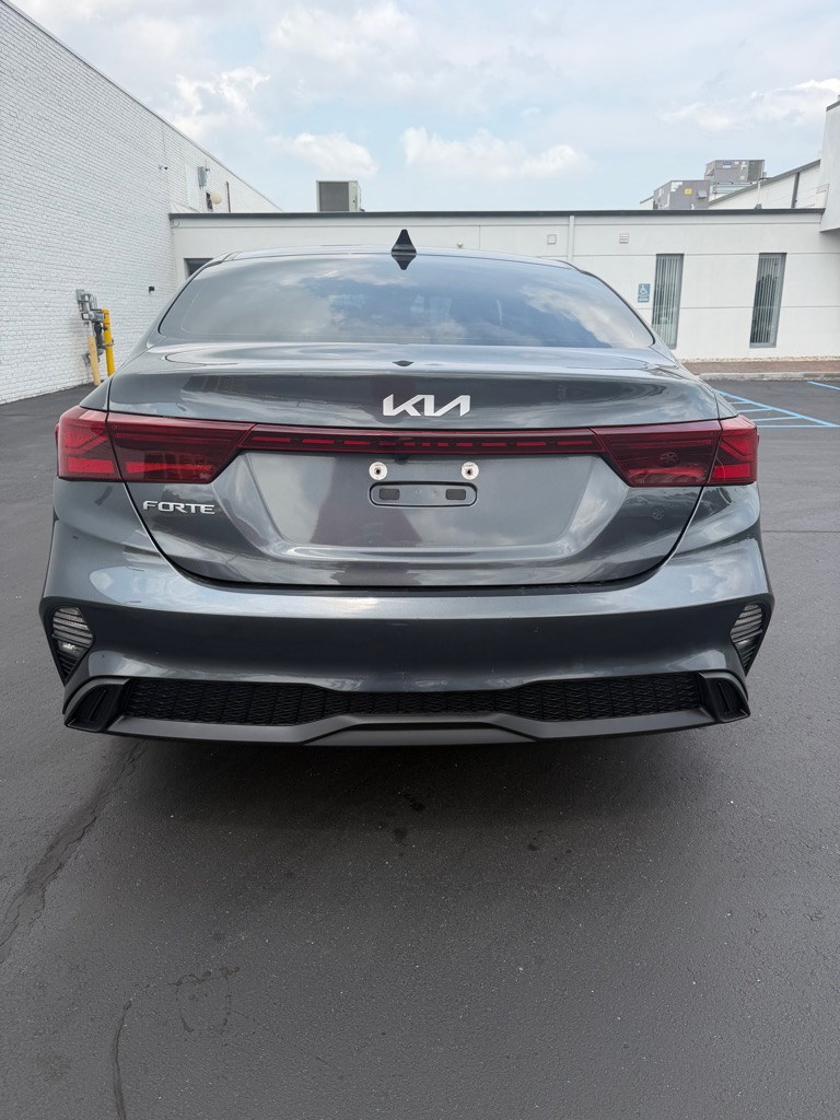 Photo 4 of this KIA FORTE