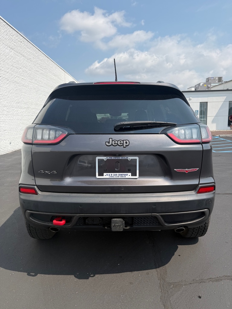 Photo 4 of this JEEP CHEROKEE