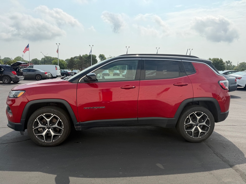 Photo 2 of this JEEP COMPASS