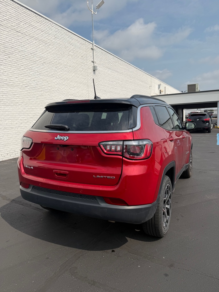 Photo 5 of this JEEP COMPASS