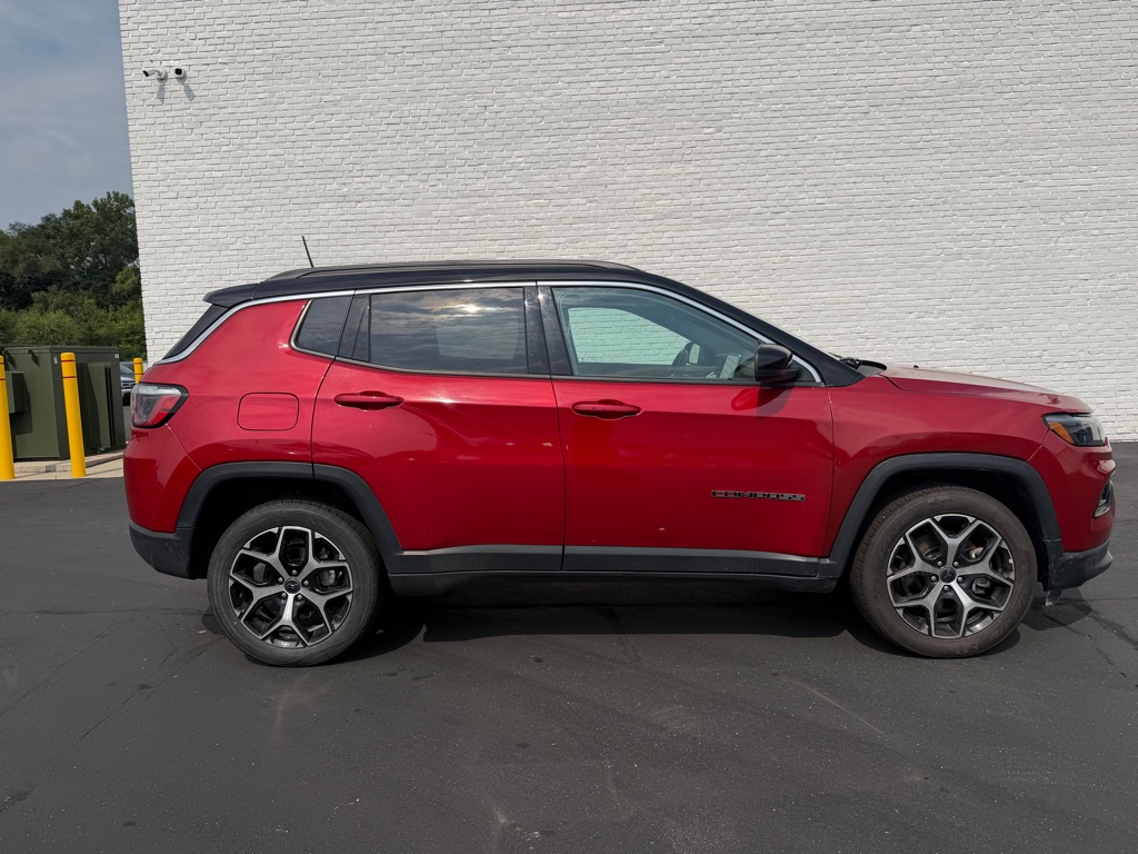 Photo 6 of this JEEP COMPASS