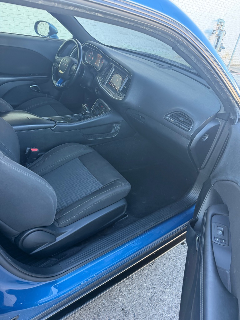 Photo 10 of this DODGE CHALLENGER