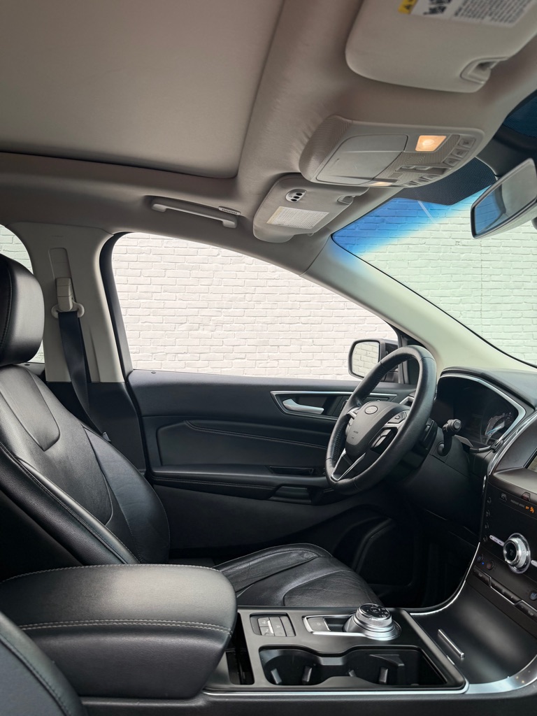 Photo 9 of this FORD EDGE