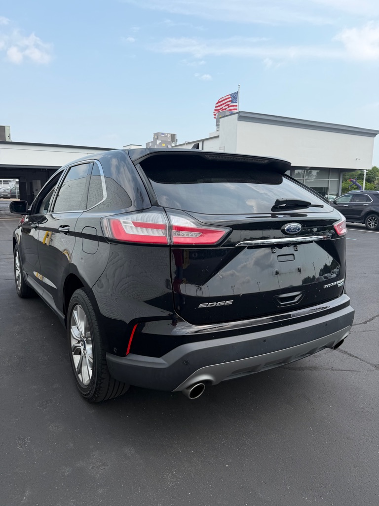 Photo 3 of this FORD EDGE