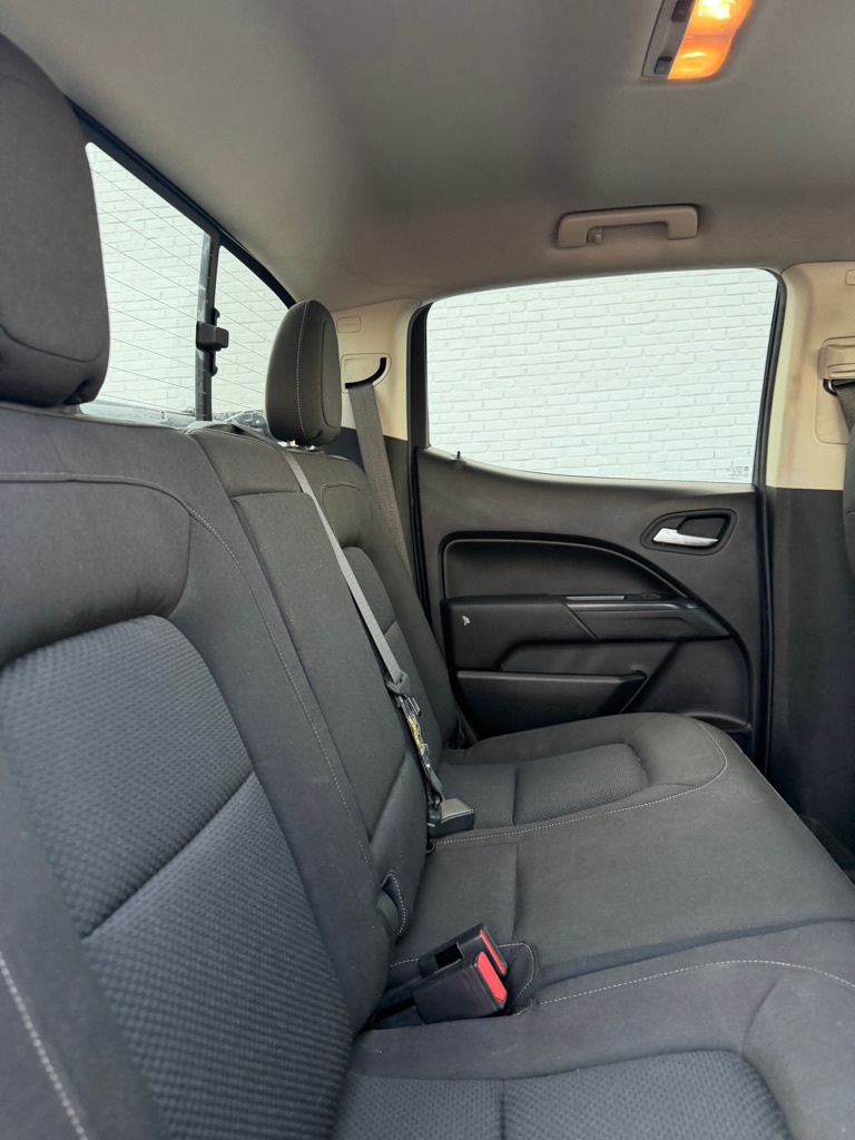 Photo 10 of this CHEVROLET COLORADO