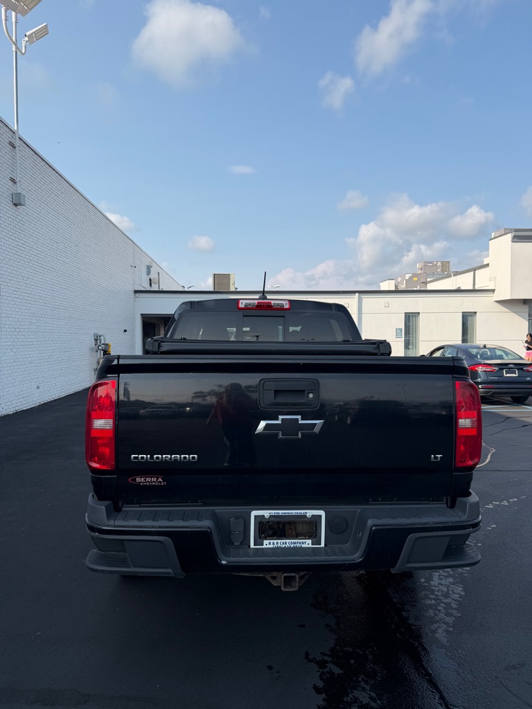 Photo 4 of this CHEVROLET COLORADO