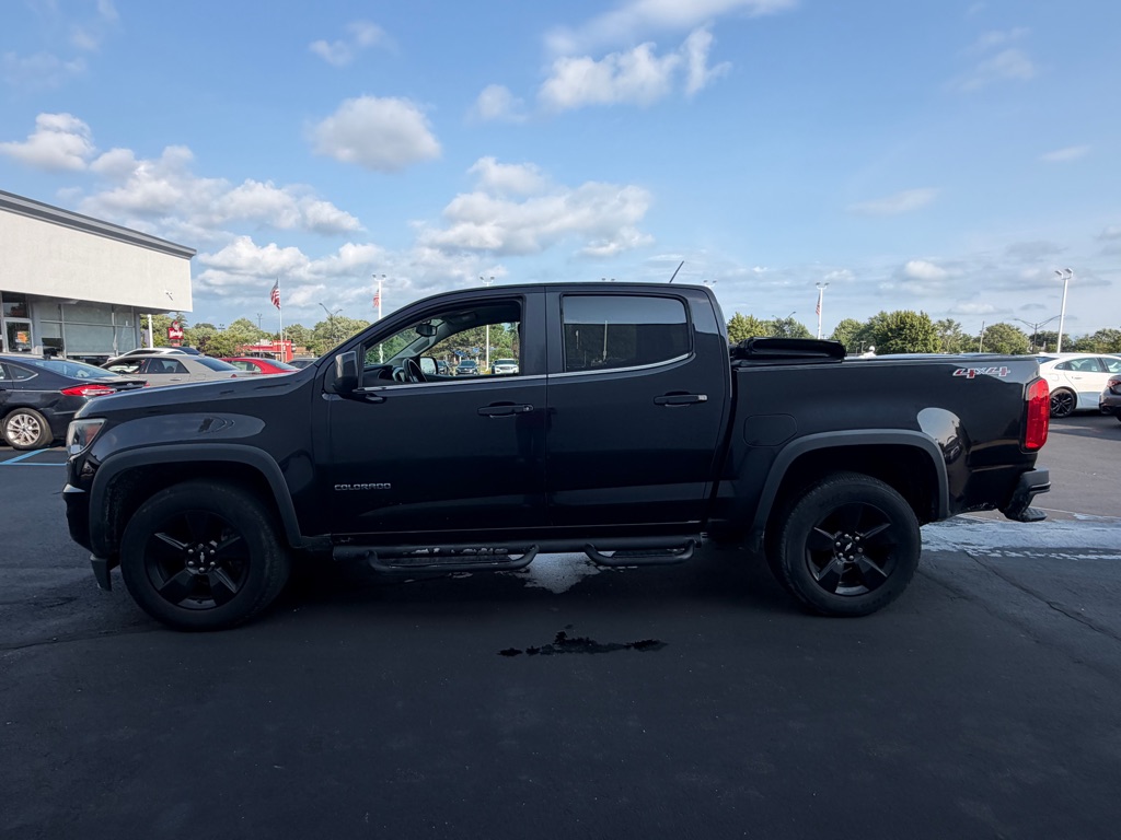 Photo 2 of this CHEVROLET COLORADO