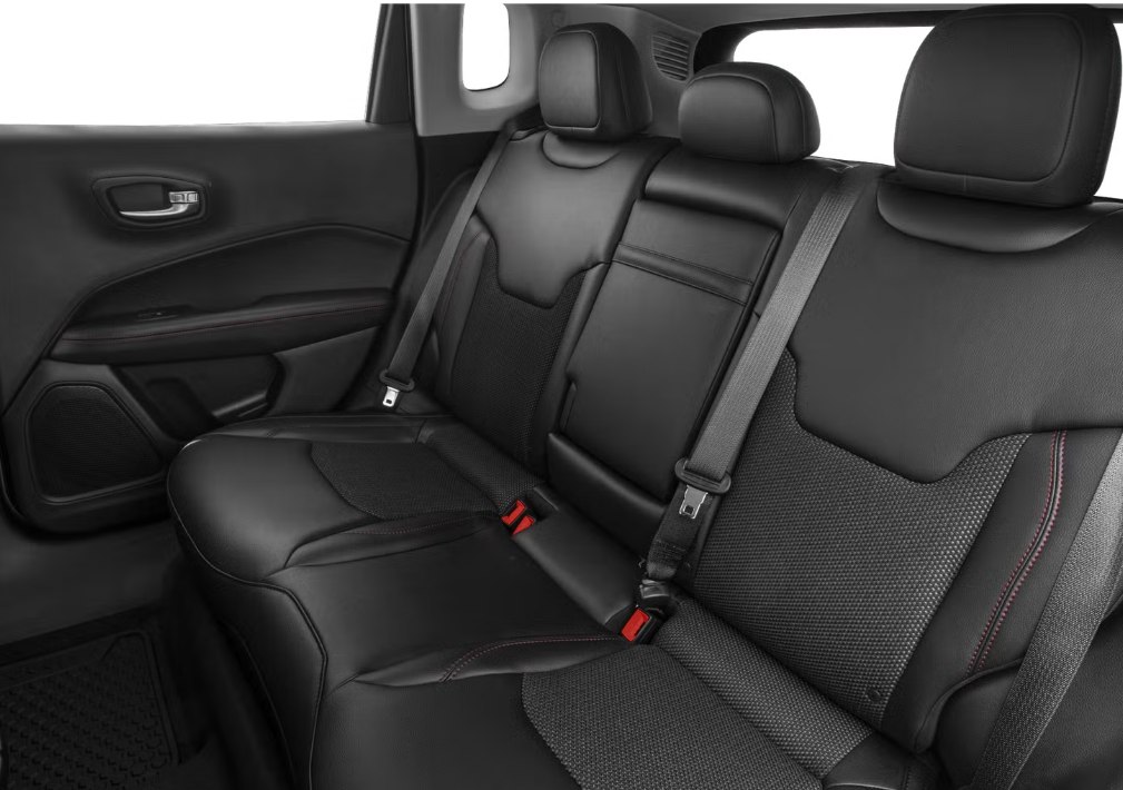 Photo 8 of this JEEP COMPASS