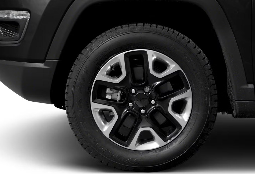 Photo 11 of this JEEP COMPASS
