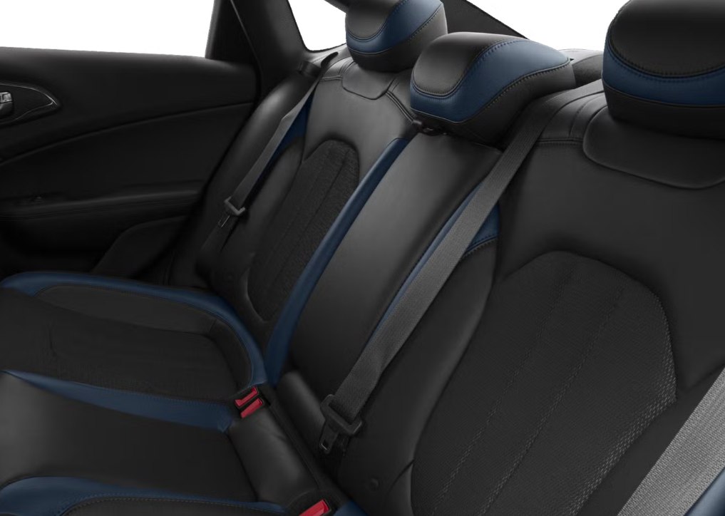 Photo 9 of this CHRYSLER 200
