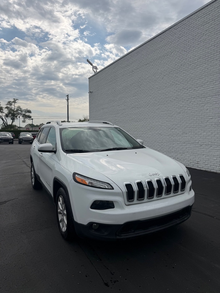 Photo 7 of this JEEP CHEROKEE